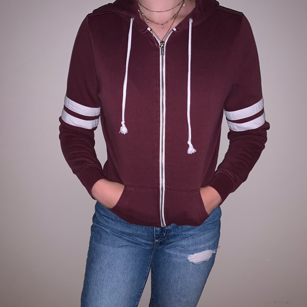 Maroon/burgundy hoodie zip up